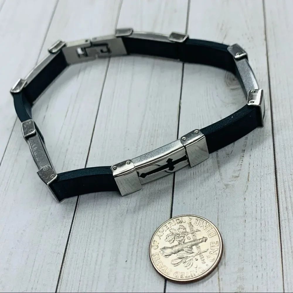 Stainless Steel And Rubber Cross Bracelet‎